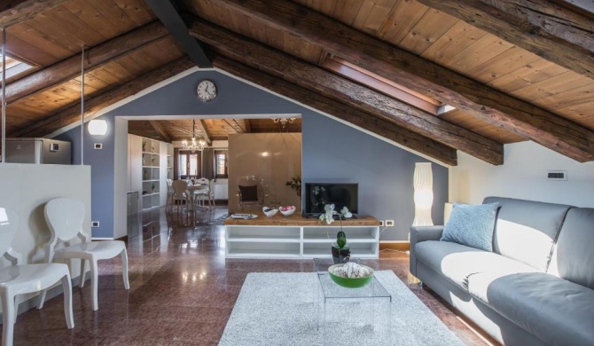 Ca' Del Monastero 9 Collection Spacious Apartment up to 5 Guests